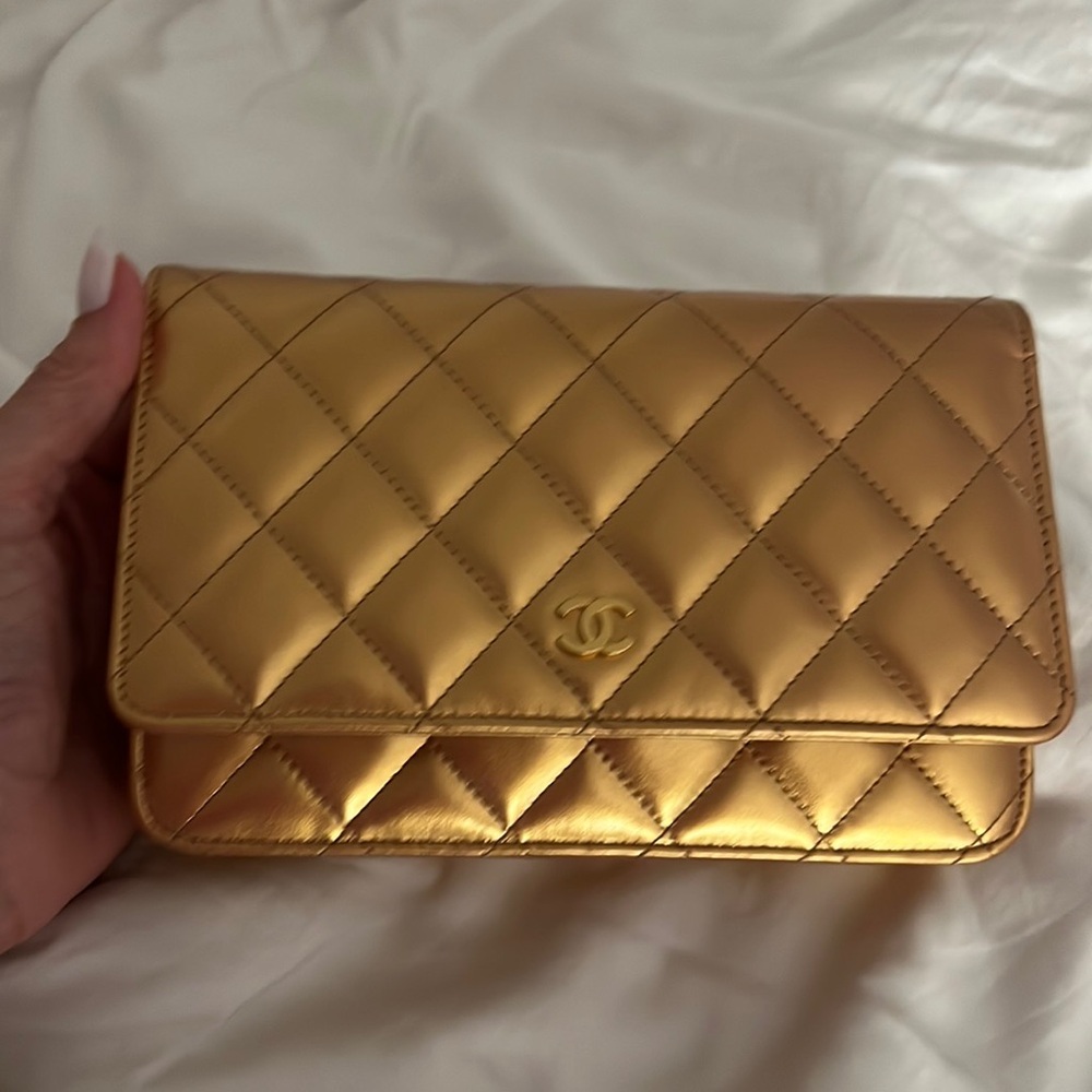 Chanel Gold Wallet on a chain Lambskin leather gold hardware
